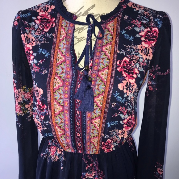 Classy Floral Maxi Dress - Picture 3 of 6